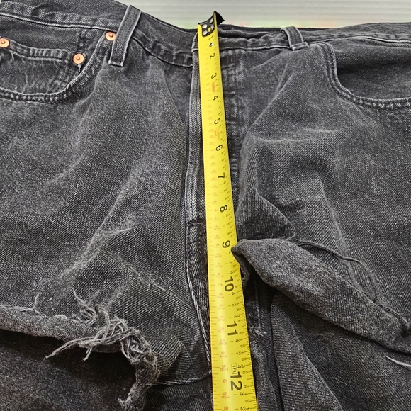 Levi’s 501 Black Button Down Jean Shorts Waist 34 - Picture 4 of 15